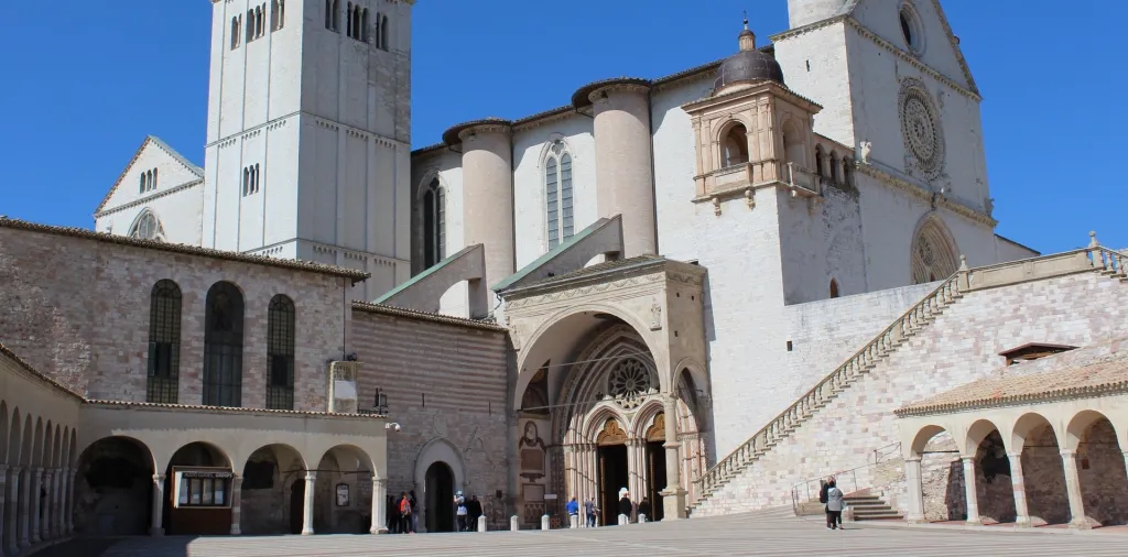Assisi City Tour & Trip to Gubbio