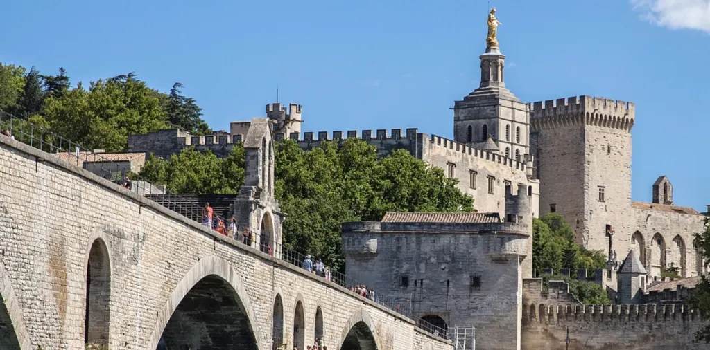 Avignon Guided City Tour