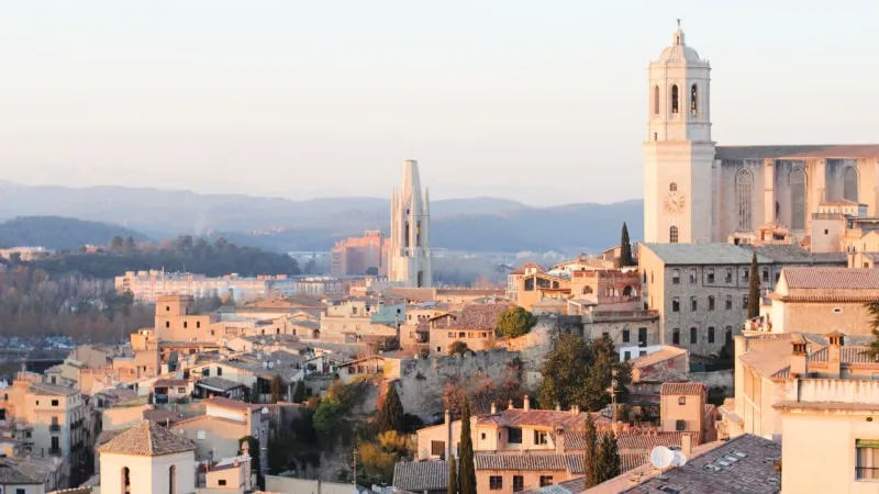 Dali Museum and Girona Tour with Private Transport
