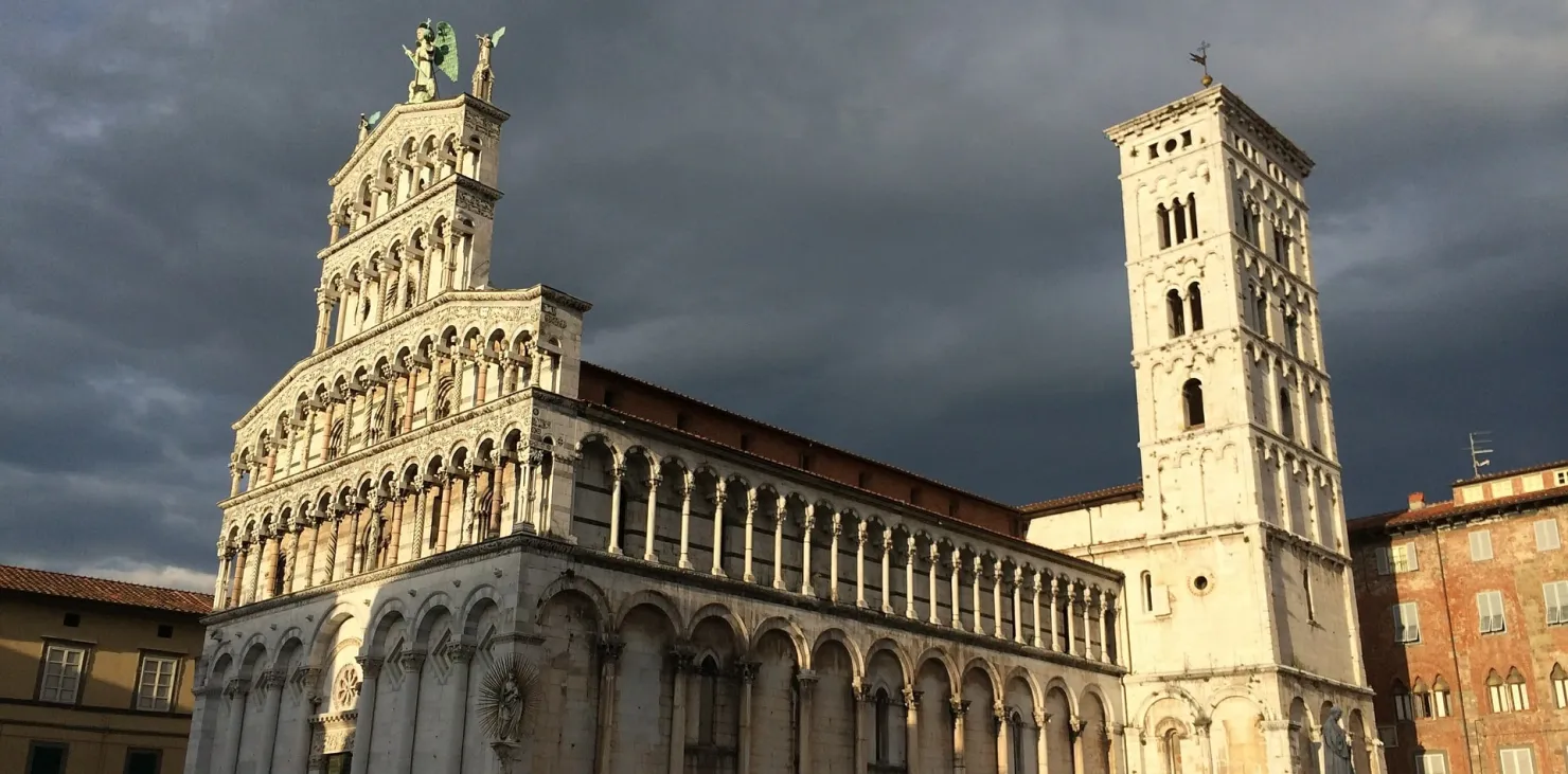 Guide Services in Lucca (Journey by Car)
