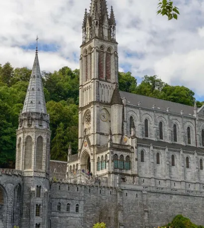 Full Day Private Tour to Lourdes